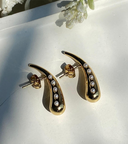 Gold Teardrop Pearl Earrings