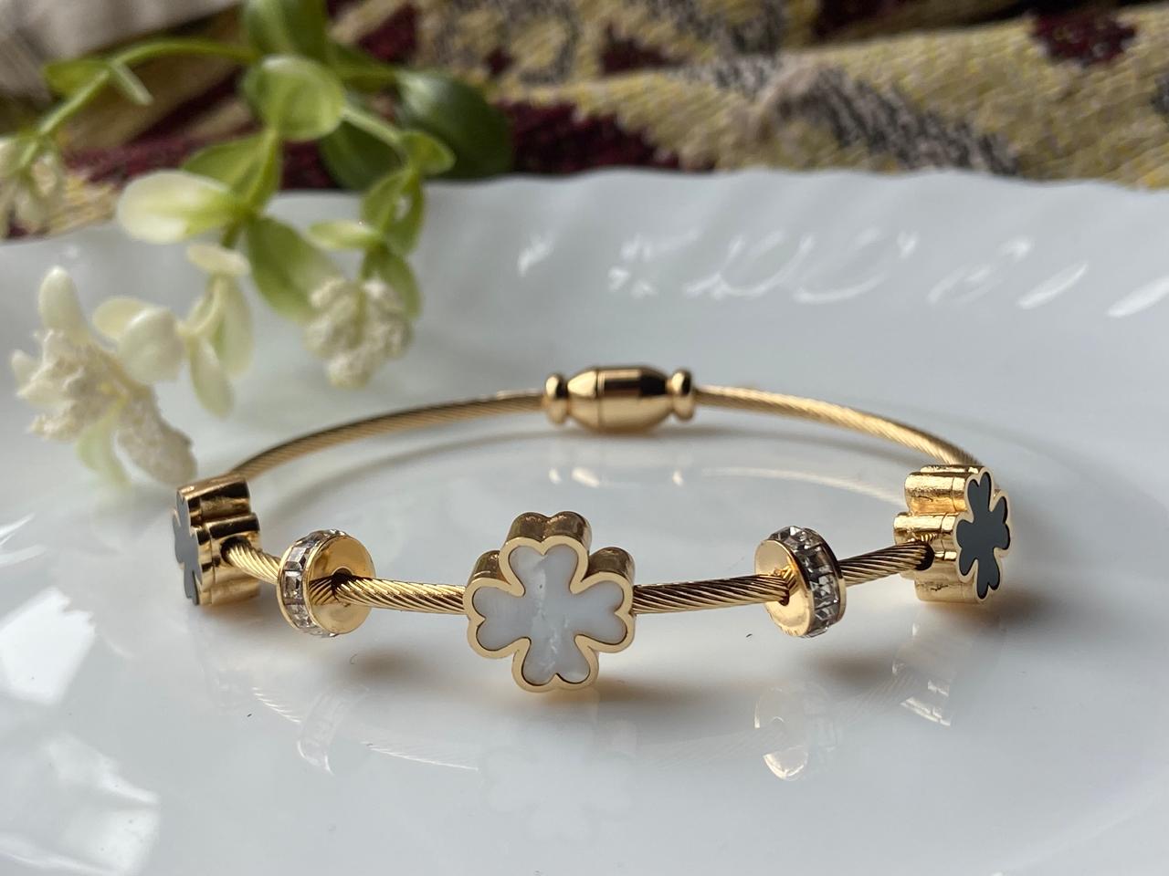 Clover Charm Kada