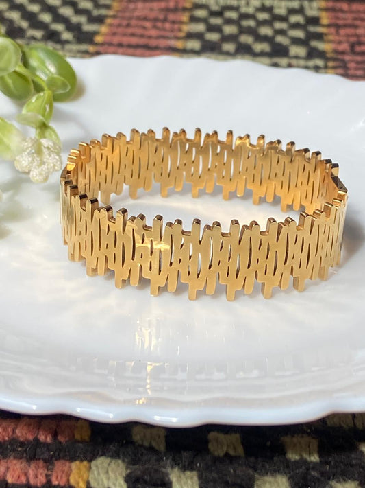 Zig-Zag Cuff Gold Kada