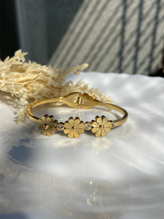 Triple Daisy Gold Kada