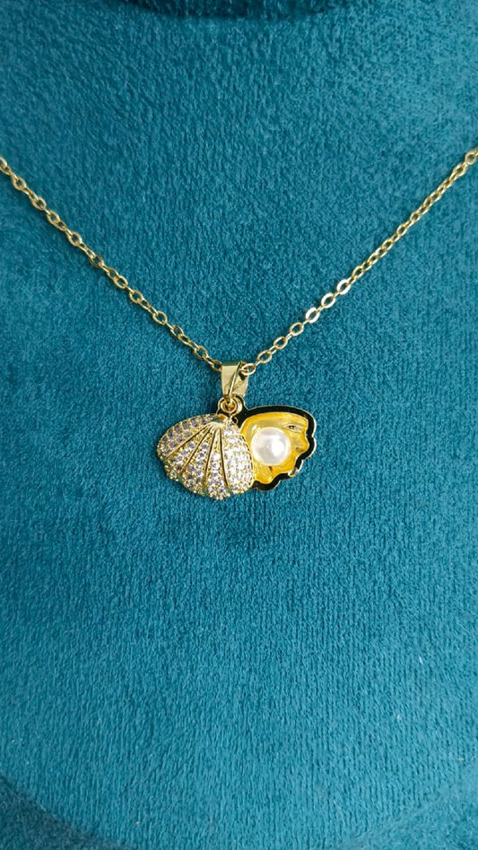 Gold Seashell Necklace