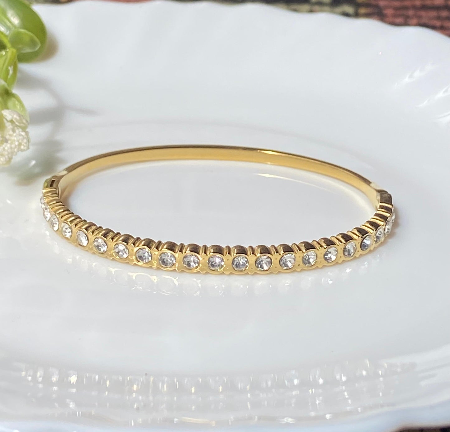 Lustre Line Gold Bangle