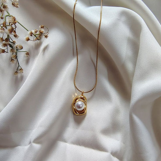 Pearl Gold Necklace