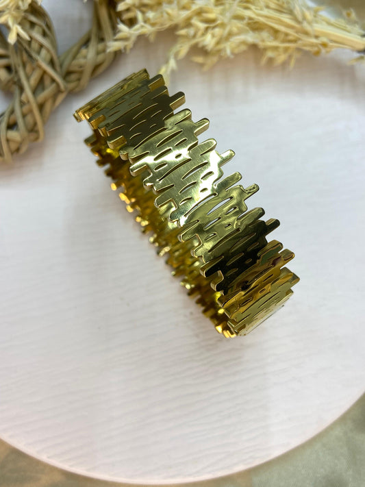 Zig-Zag Cuff Gold Kada