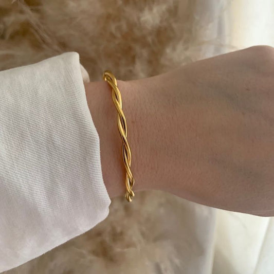 Twisted Rope Cuff – 18K Gold Plated