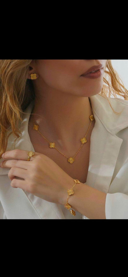 Golden Clover Set