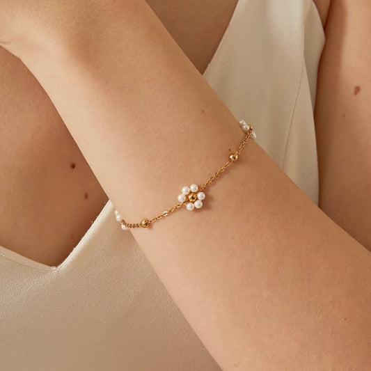 Daisy Pearl Bracelet