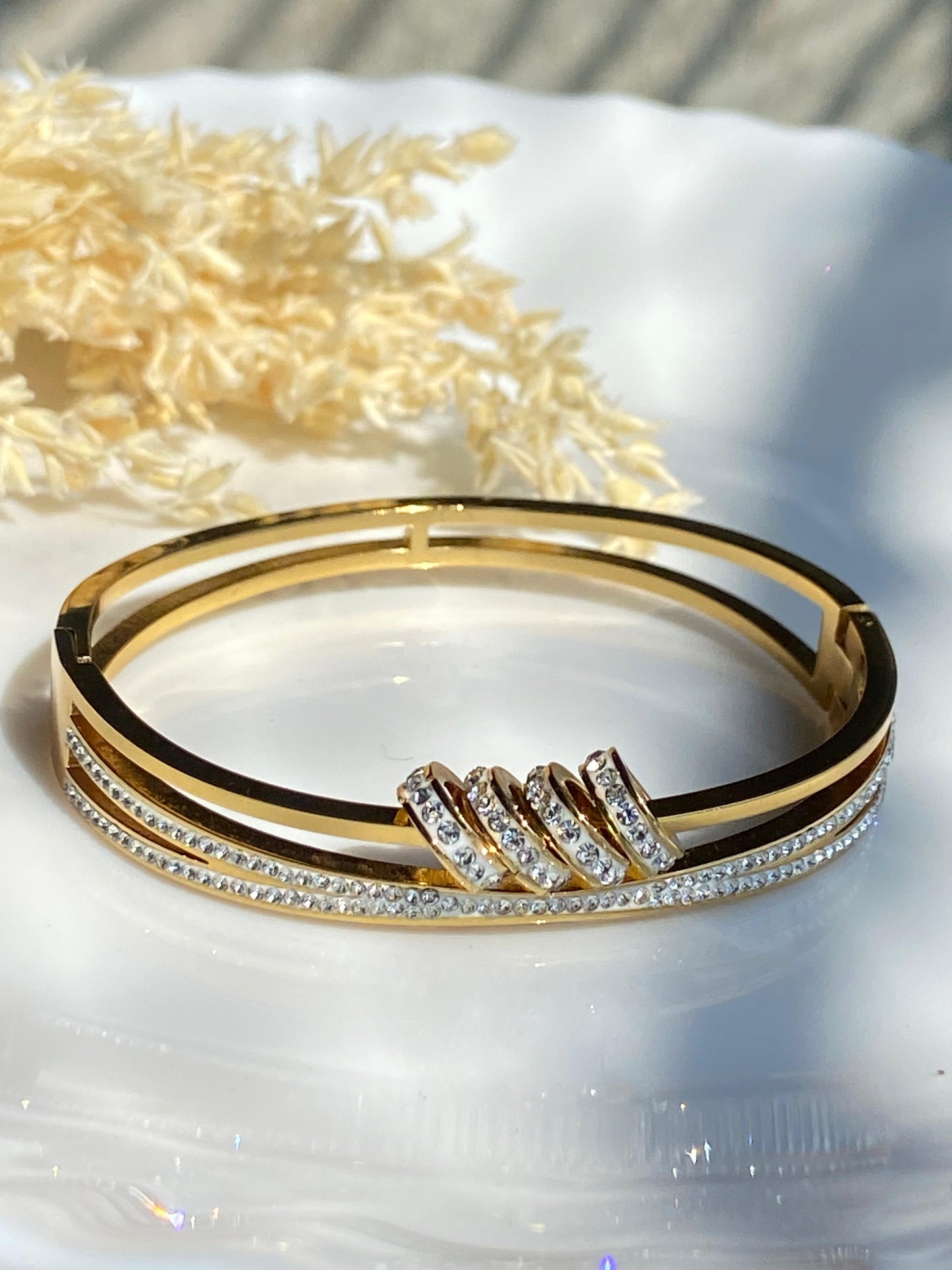 Crystal Spiral Luxe Kada