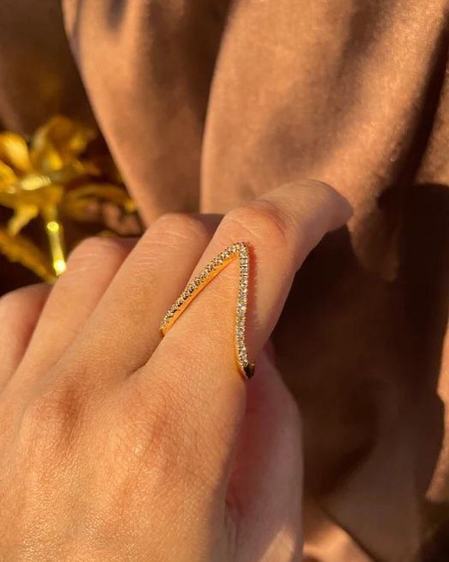 V Shape Diamond Gold Ring